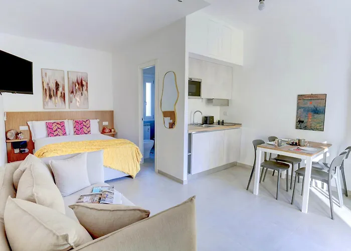Vatican Loft With Balcony - And